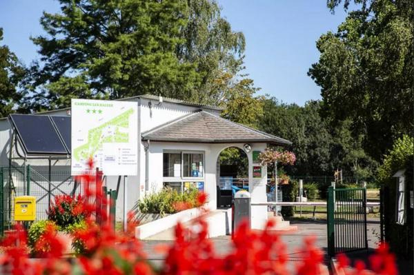 Camping Onlycamp Des Halles Decize Dış mekan fotoğraf